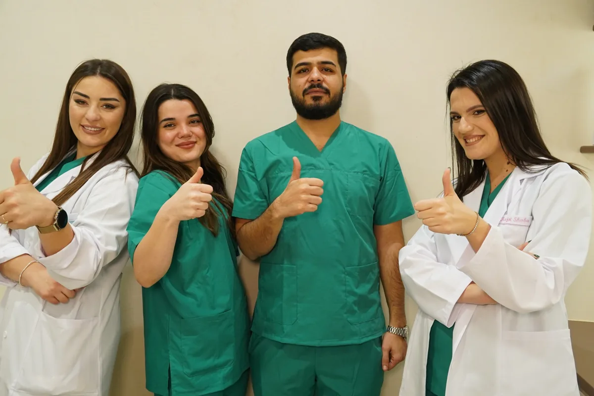 Il team Novel Clinic insieme in clinica